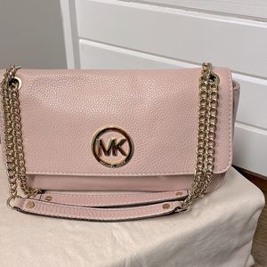 Michael Kors, pink purse